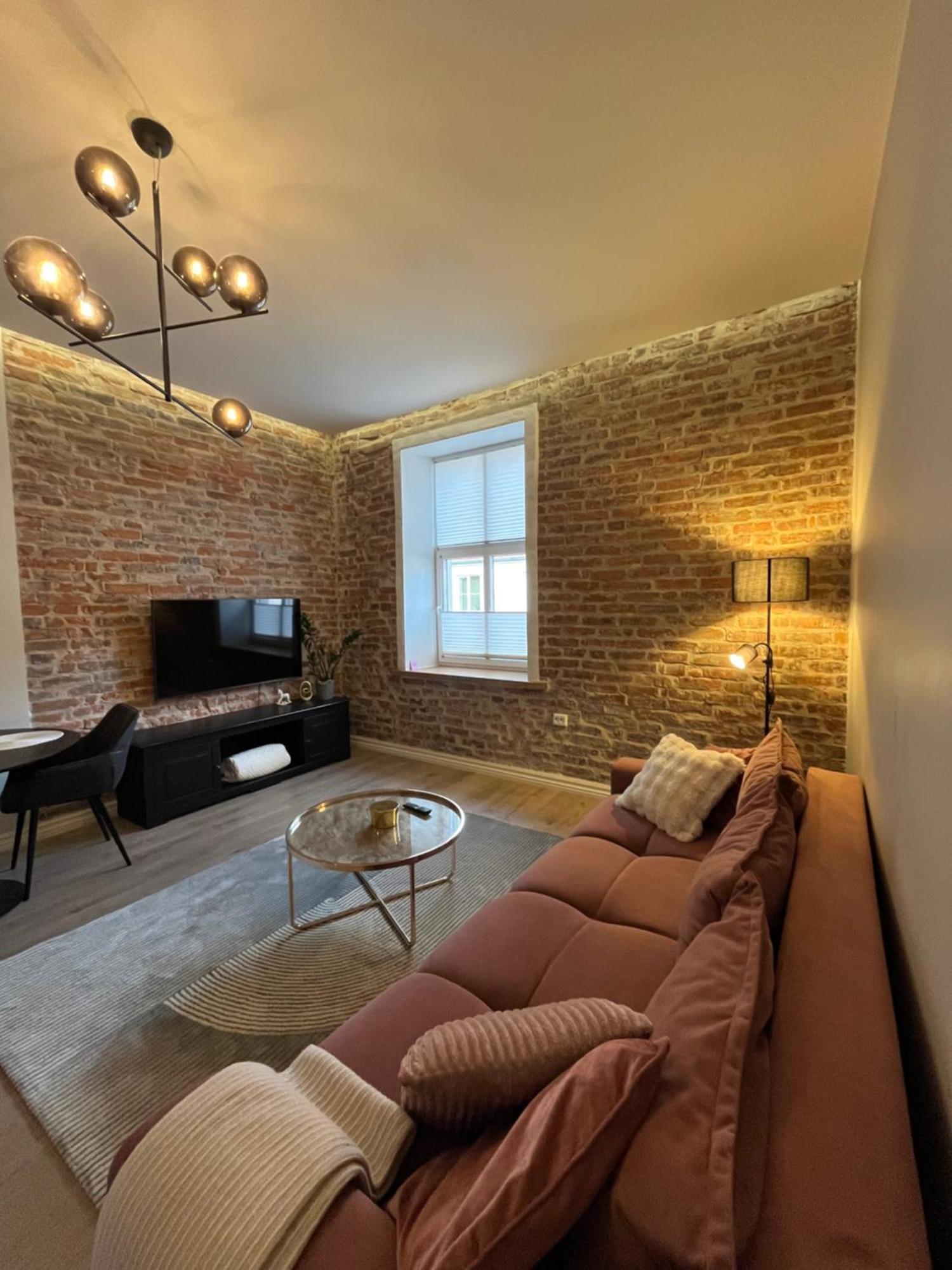 Old Town Apartment - Self Check In Выру Экстерьер фото