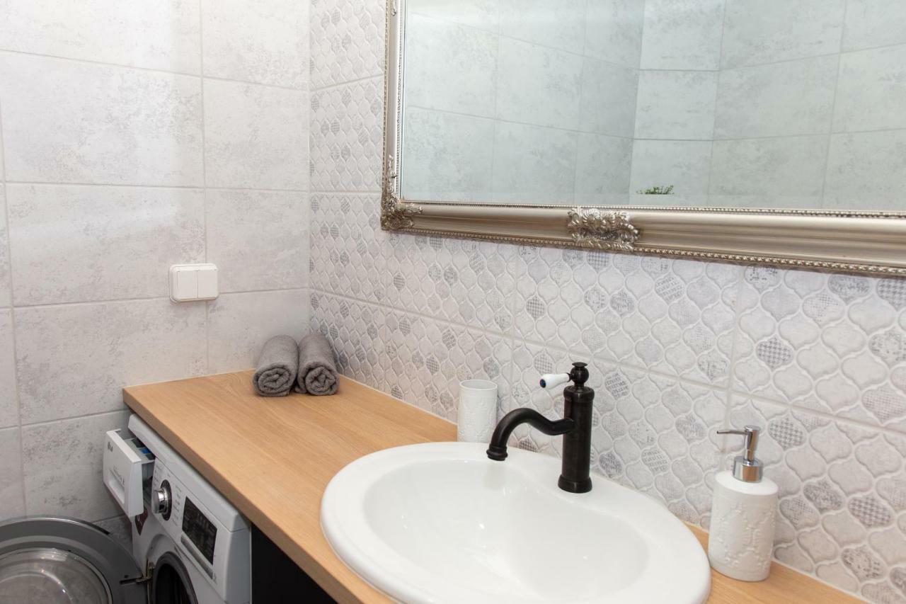 Old Town Apartment - Self Check In Выру Экстерьер фото